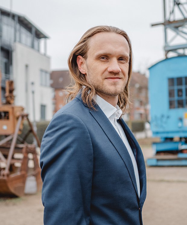 Business-Portrait, das Persönlichkeit und Professionalität zeigt